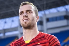 中欧体育直播-关于加时末段欧联焦点战，尼斯再遭质疑，质疑声仍在，心理建设被强调的信息